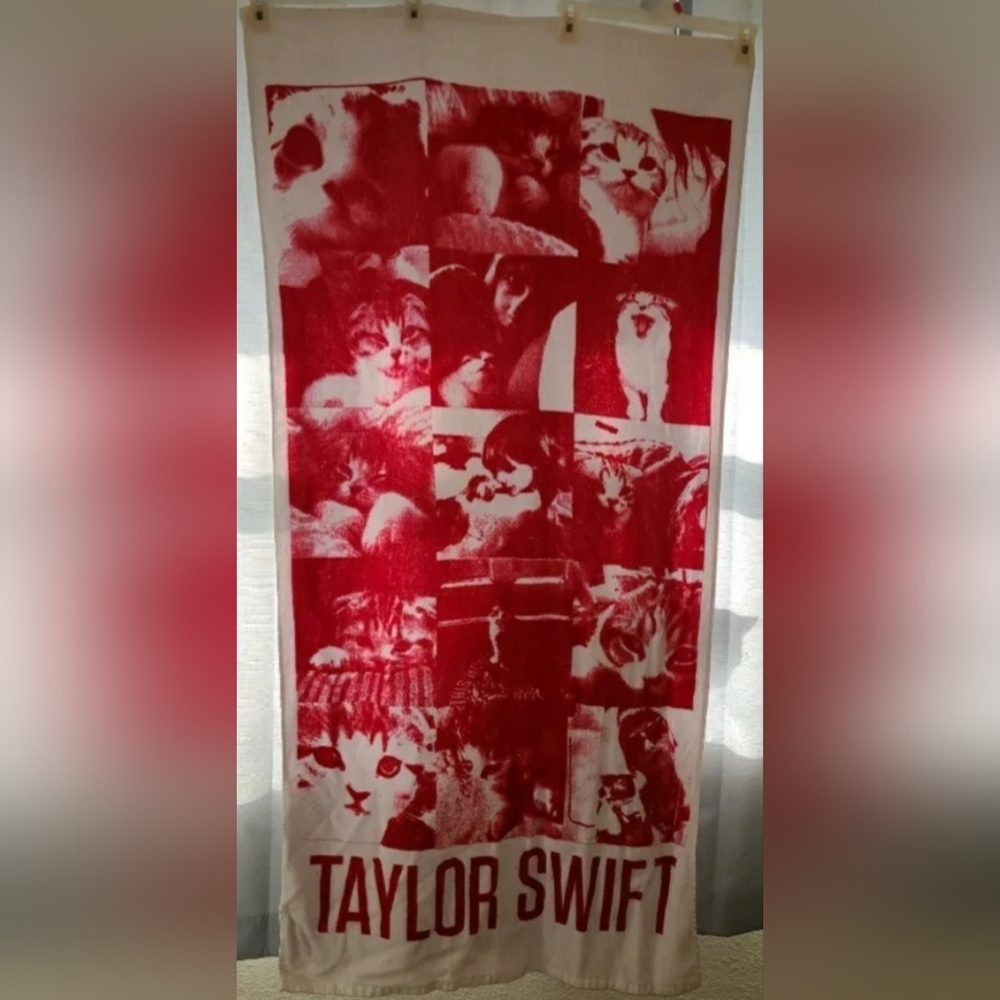 New *RARE* Limited Edition Taylor Swift White Meredith Cat Beach Towel